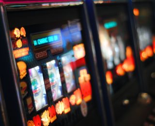 Relazione gioco d’azzardo Piemonte: il “distanziometro” introdotto con la legge 9/2016 per il contrasto al GAP funziona.